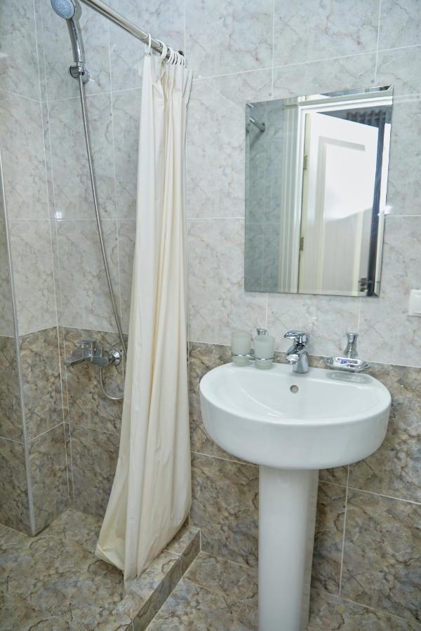 Hotel Muqaddas Самарканд Екстериор снимка